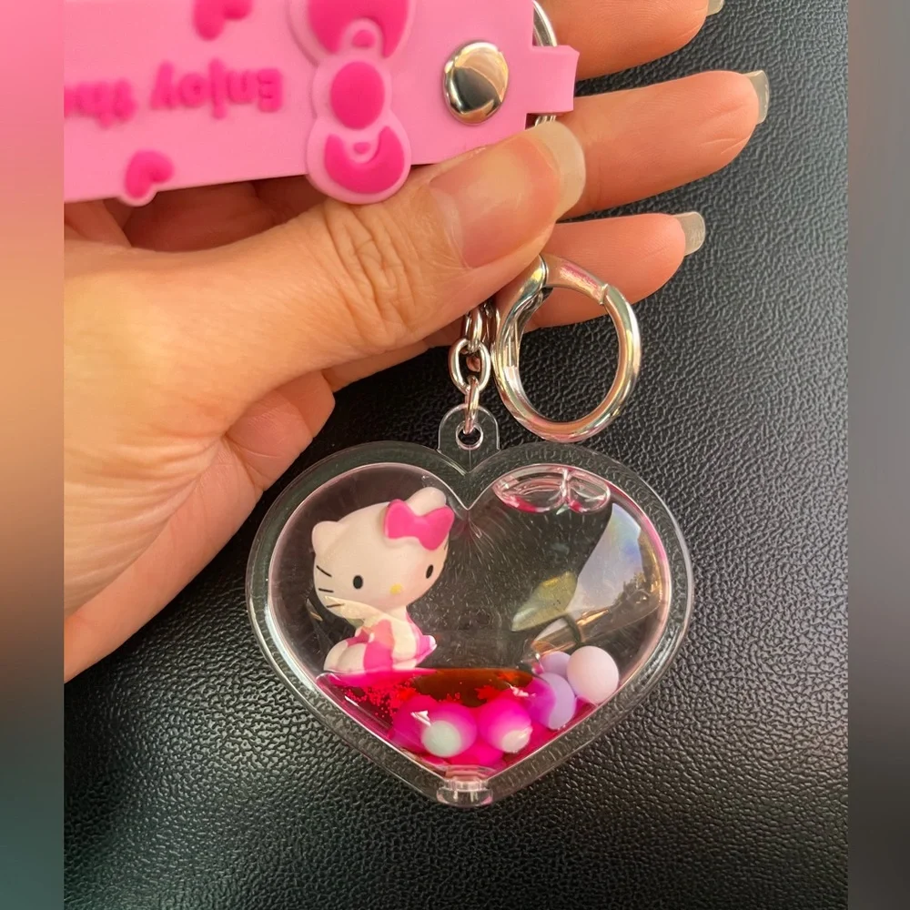 Hello Kitty Keychain 💕 - Picture 1 of 3